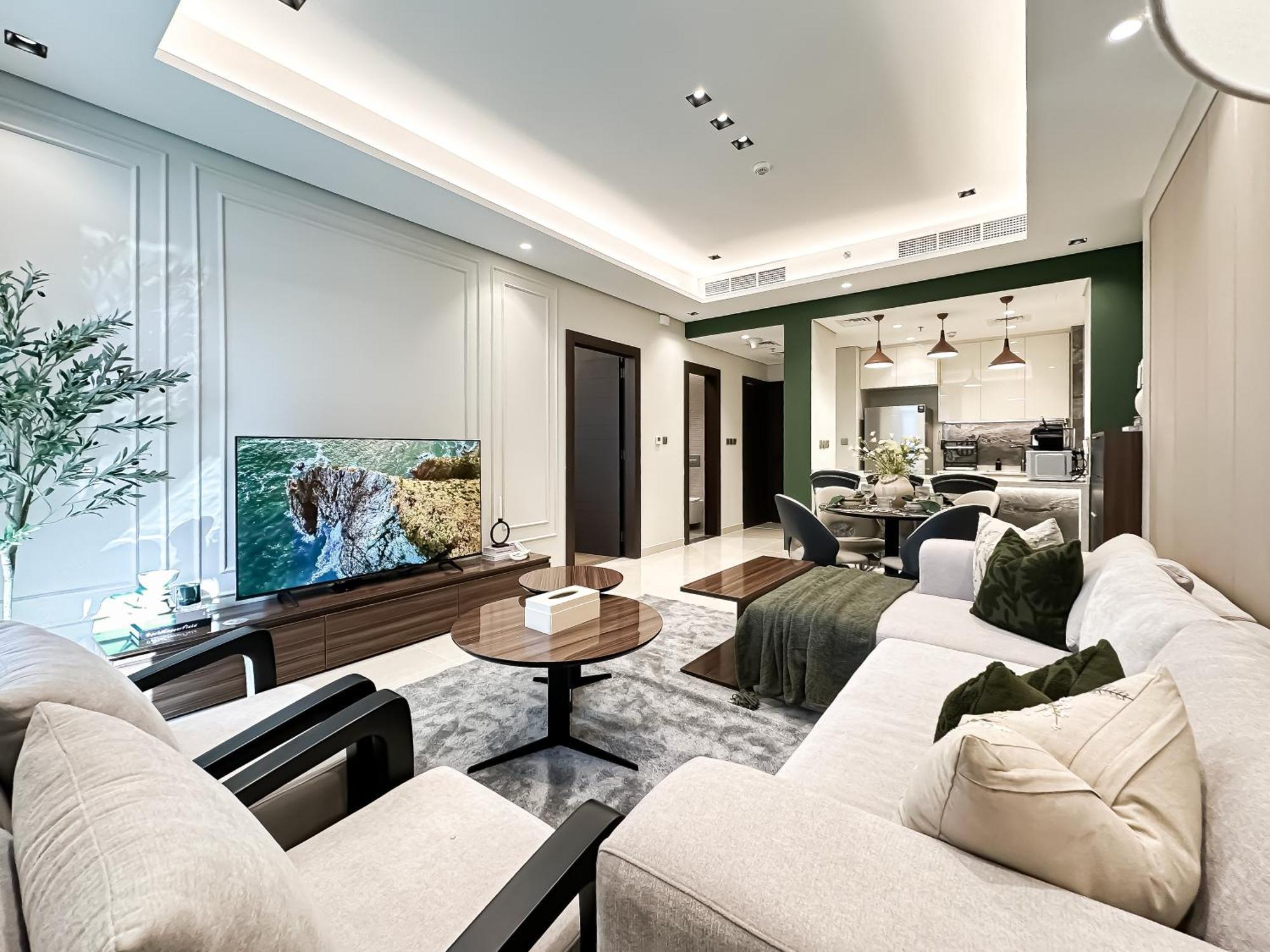 Trophy-refined Living With Natural Hues Apartment *