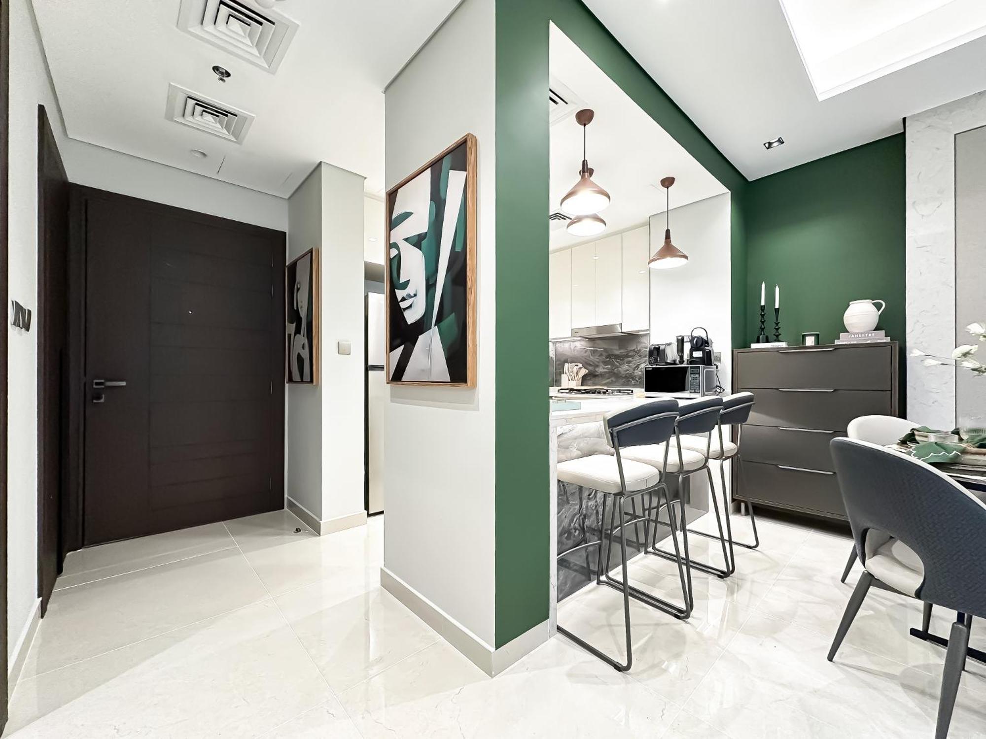 Trophy-refined Living With Natural Hues Apartment Dubai