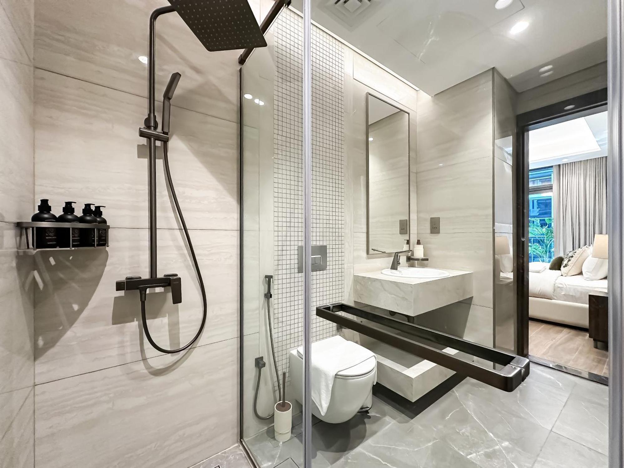 Apartment Trophy-refined Living With Natural Hues Dubai